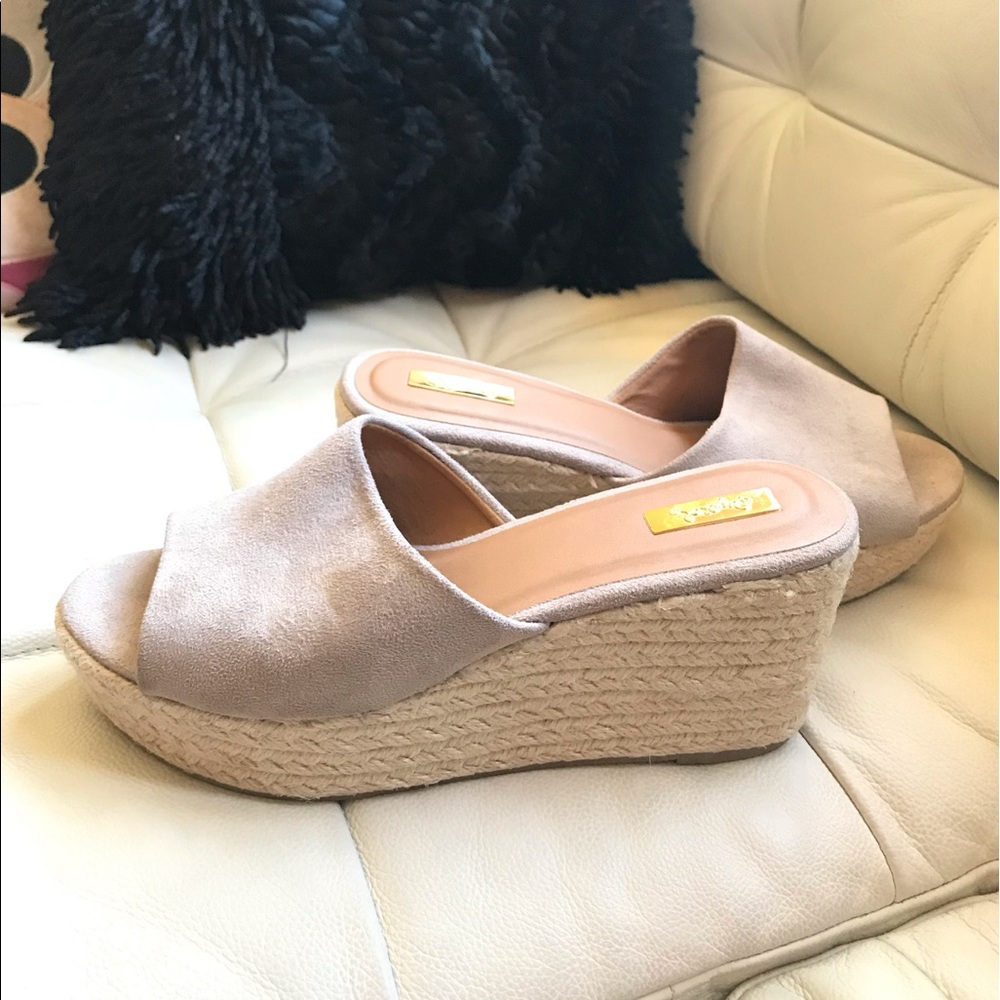 Qupid suede wedges espadrilles Size 7.5